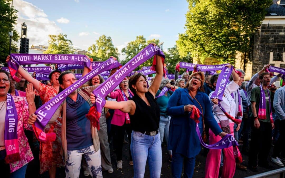 Doe mee met het Meezingkoor van De Oude Markt Sing-A-Long 2025!
